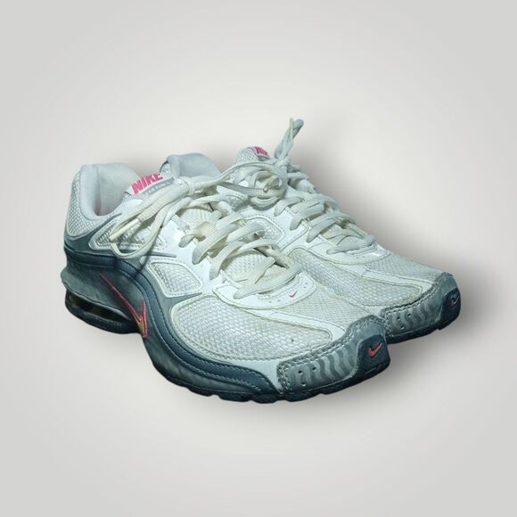 Size 7.5 - Nike Reax Run 5 White Metallic Silver W - Picture 1 of 8
